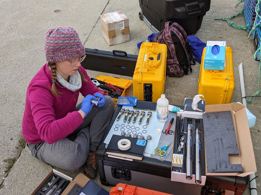 2023-09-26 preparing recovery beacons (G Cairns)